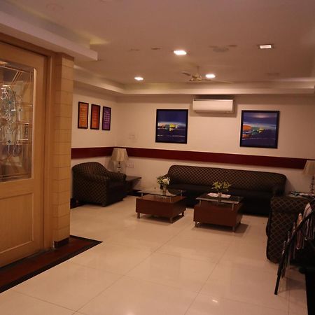 Sri Sai Ram Suites Бангалор Экстерьер фото