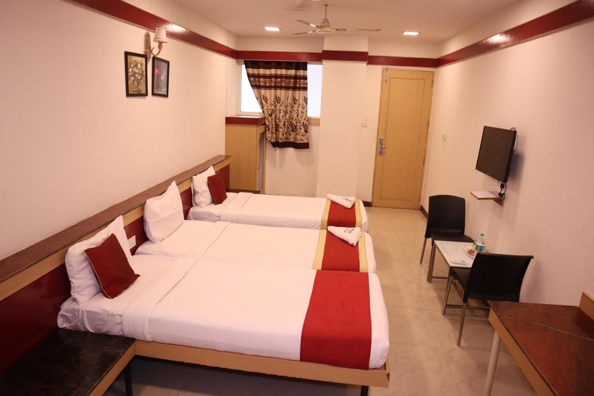 Sri Sai Ram Suites Бангалор Экстерьер фото