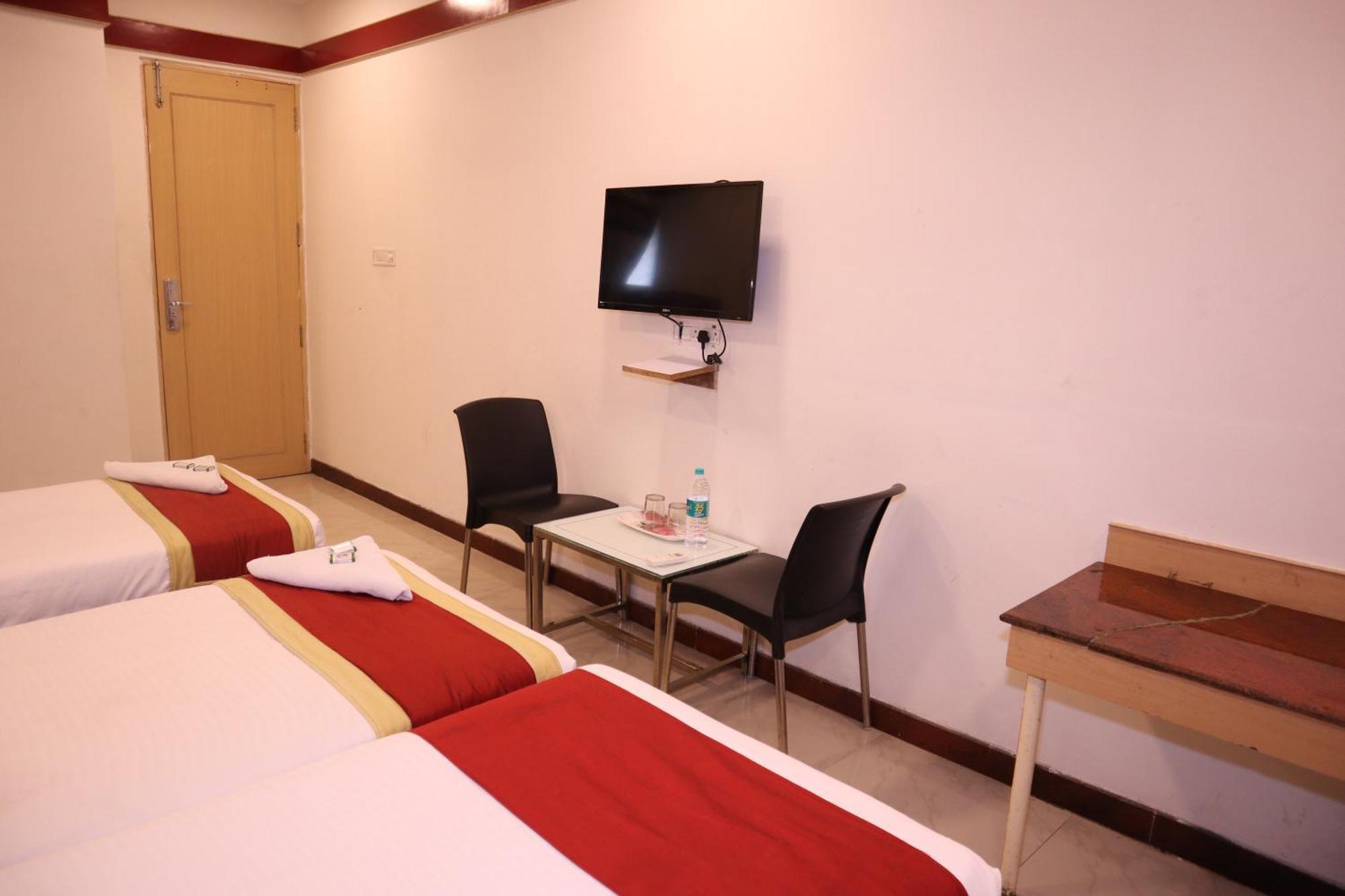 Sri Sai Ram Suites Бангалор Экстерьер фото
