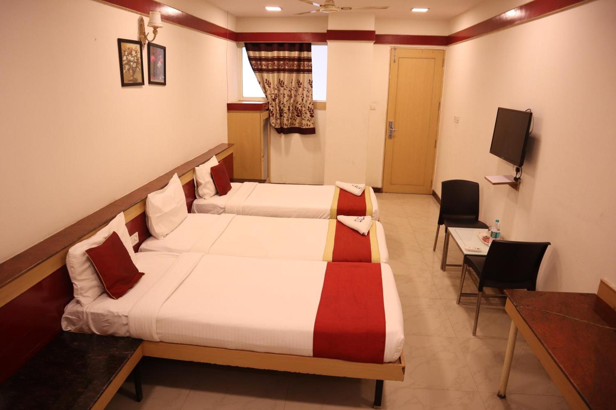 Sri Sai Ram Suites Бангалор Экстерьер фото