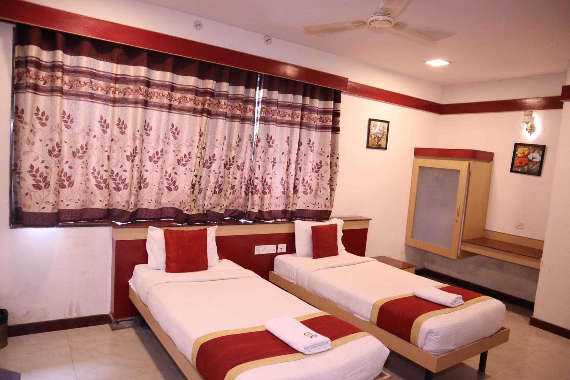 Sri Sai Ram Suites Бангалор Экстерьер фото