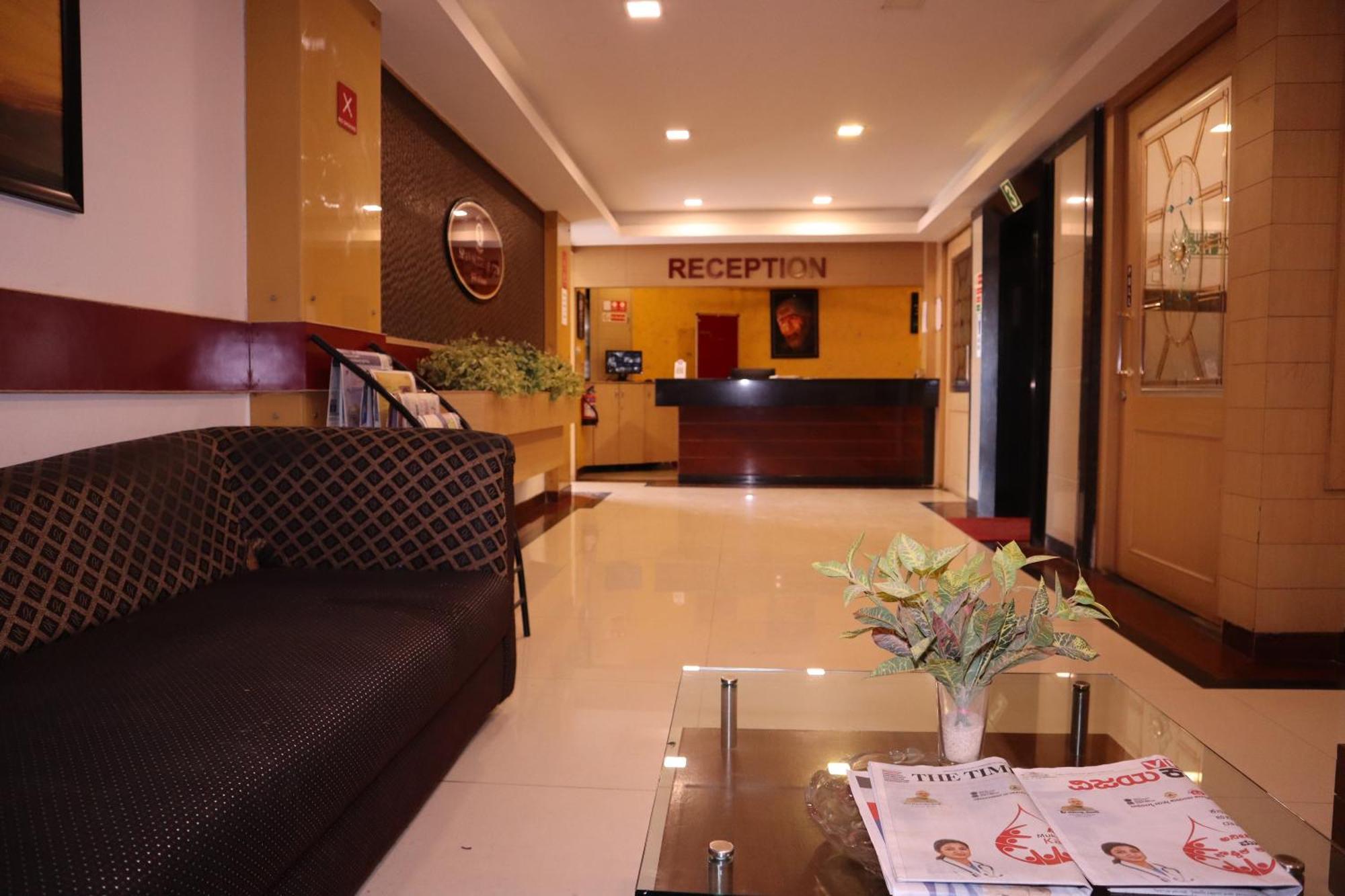 Sri Sai Ram Suites Бангалор Экстерьер фото