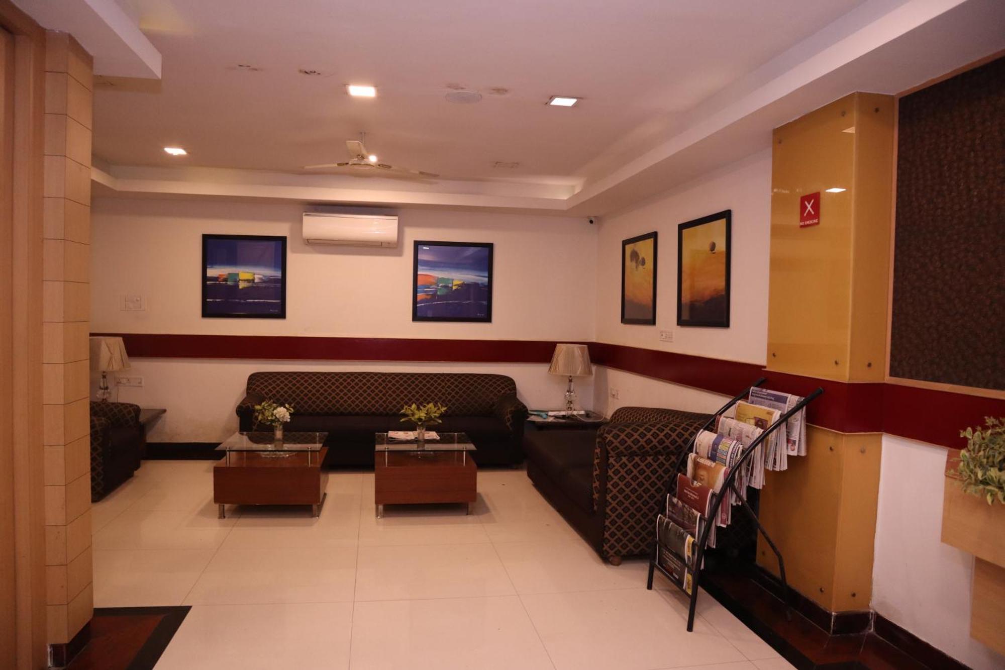Sri Sai Ram Suites Бангалор Экстерьер фото