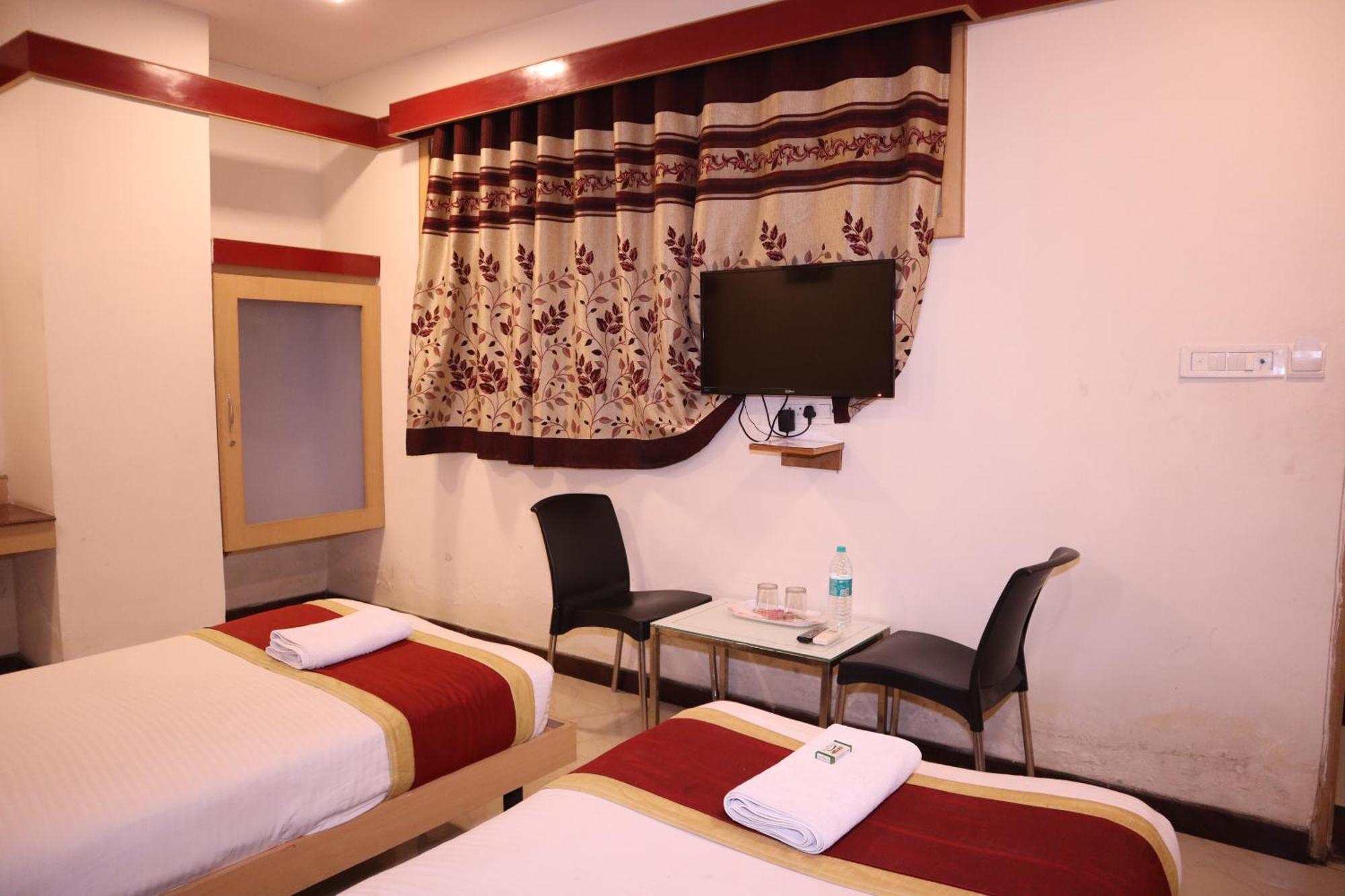 Sri Sai Ram Suites Бангалор Экстерьер фото