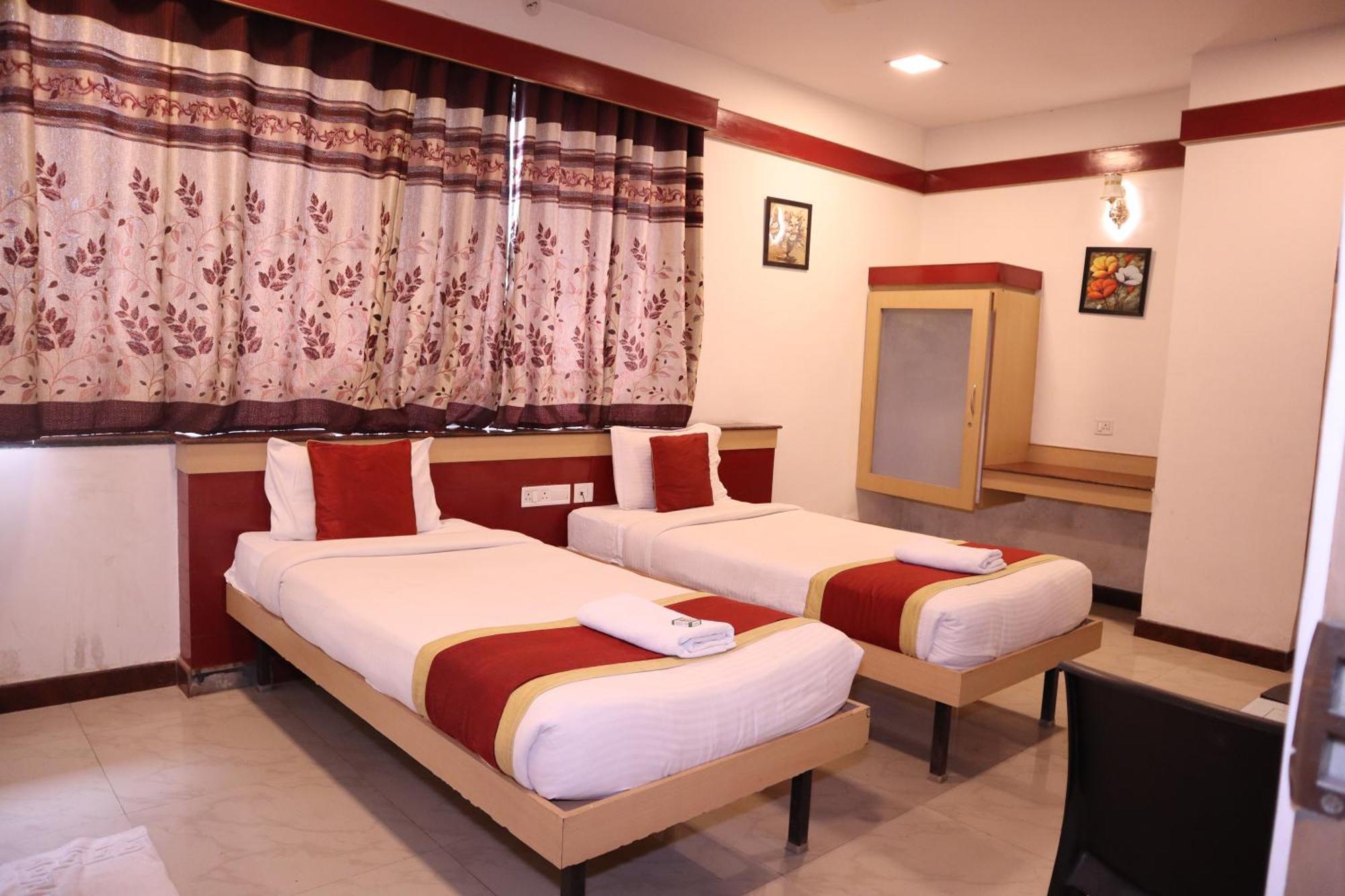 Sri Sai Ram Suites Бангалор Экстерьер фото